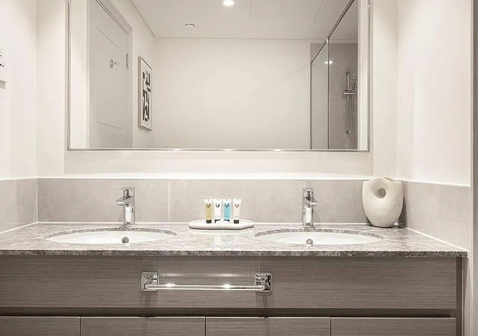 Downtown Sky High Luxury Apartment I City And Sea Views I Opp Dubai Mall Burj Khalifa