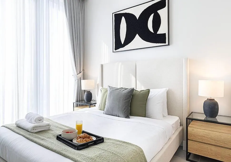 Downtown Sky High Luxury Apartment I City And Sea Views I Opp Dubai Mall Burj Khalifa